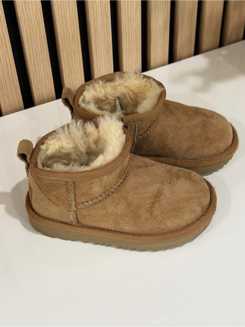 UGG Toddler Classic Mini, Size 7